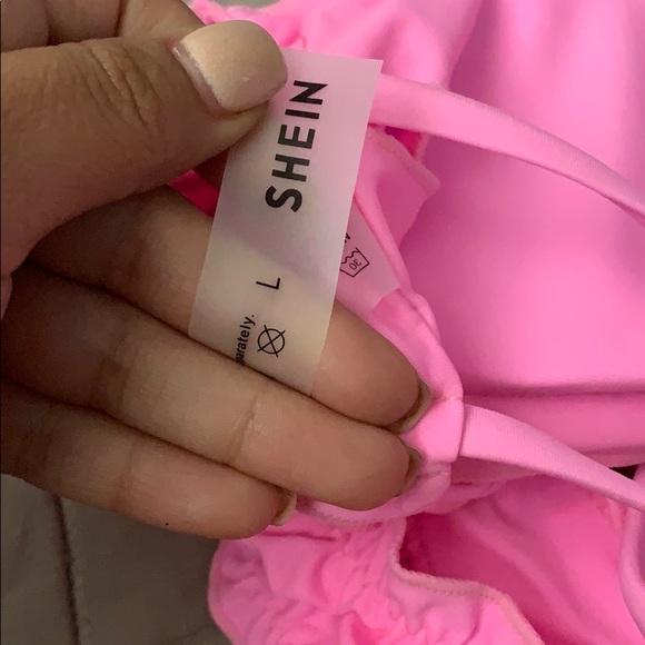 Bikini - Picture 3 of 4